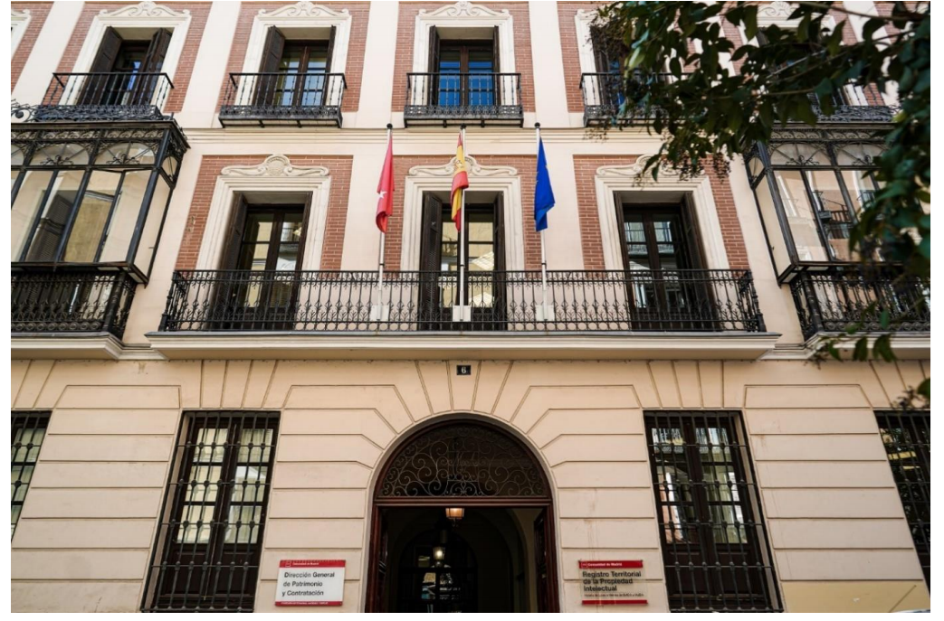 Fachada principal del edificio Santa Catalina 6