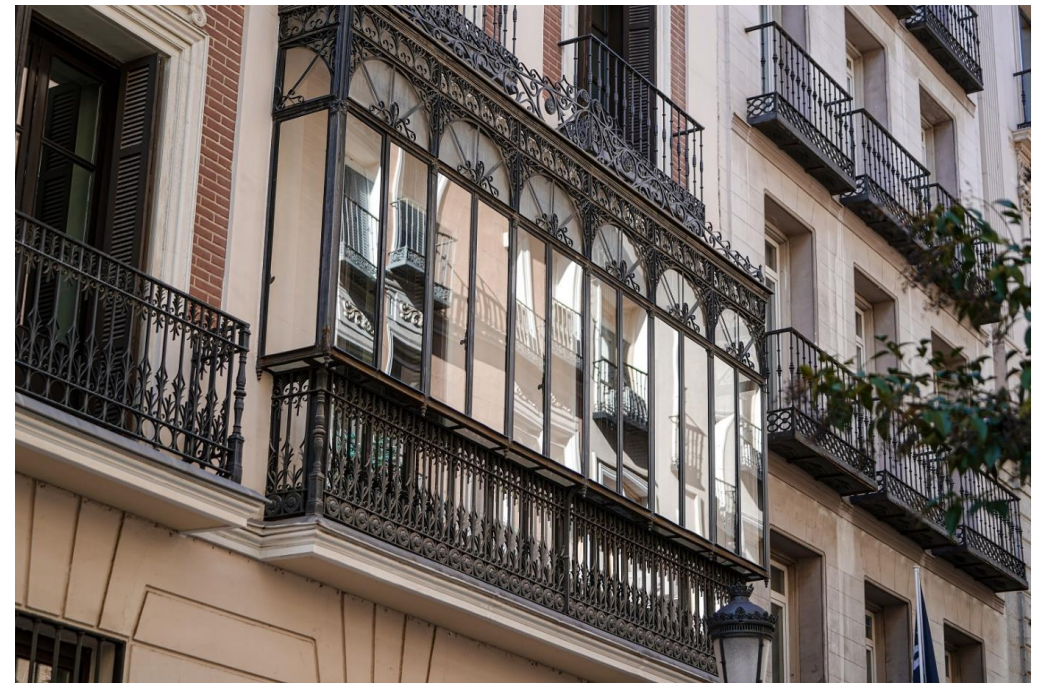 Vista alternativa de la fachada